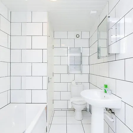 October Disc - Long - Contractors Apartamento *
